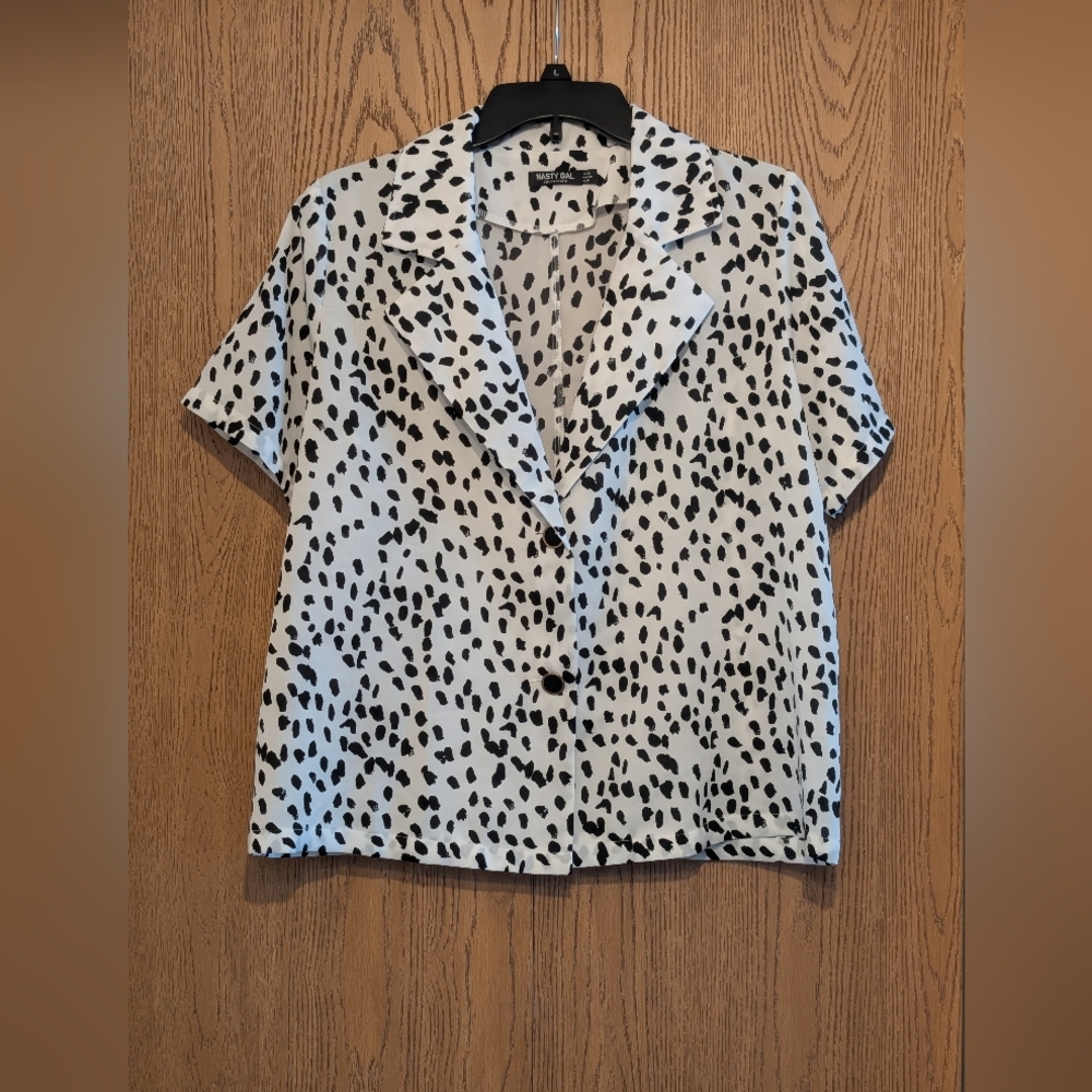Nasty Gal Dalmatian Print Women's Oversized Button Up Short Sleeve Top Cropped